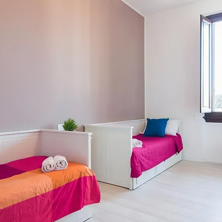 شقة Fortezza Da Basso Roomy Flat