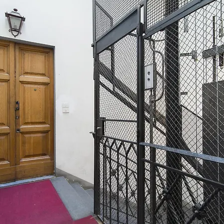 شقة Fortezza Da Basso Roomy Flat